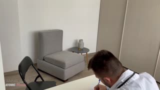 Ho sbattuto forte la mia paziente troia sul tavolo da visita