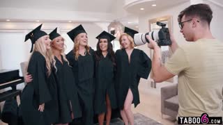 MILF-gradueringsparty blir til vill omvendt gangbang