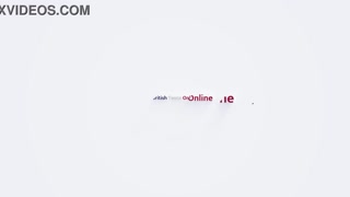 Victoria Greene Taquine avec JOI dans son Uniforme Sexy !