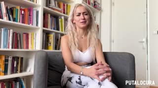 Blonda ucraineană Lisi Kitty se reunește cu Torbe pentru sesiune sălbatică de înghițit spermă