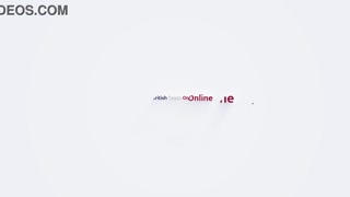 Британска црвенокоса Викторија Грин, новајлија са природним цицама, урања у прву порно сцену са фут JOI