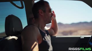 ஹே, இந்த ரிப்ட் பிளாண்ட் ஃபிட்னெஸ் மாடல் திசர்டில் க்ரீம்பை செய்யப்பட்டதை நம்ப முடிகிறதா?