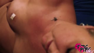 மனைவி பிபிசி ஆண் ஜெர்கிங் ஆஃப் செய்வதை பிடிக்கிறாள்