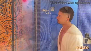 Žeru tu exotickou teen v motelu pak bere divoký DP jako totální děvka