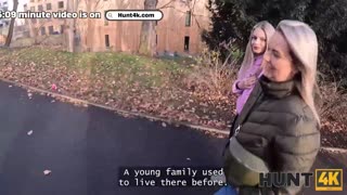 Pareja lesbiana pillada por casero nuevo sexo hardcore él mirando