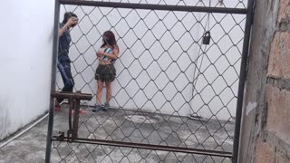 Hey, mein Freund und ich haben geredet und ich zeigte ihm meinen Arsch zum Ficken