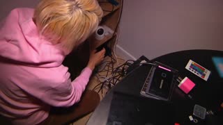 Gadis Amatur Berambut Perang Kongkek Selepas Penggambaran TV