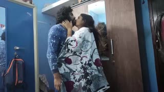 Alipovua nguo zake, nilipoteza udhibiti anal na pussy fucking kali