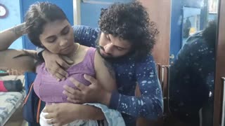 அவள் உடைகளை கழற்றியபோது, இன்டென்ஸ் அனல் மற்றும் பஸ்ஸி ஃபக்கிங்கில் நான் கன்ட்ரோல் இழந்தேன்