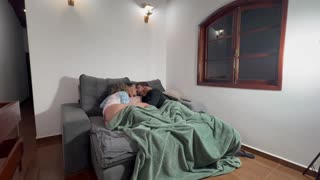 اپنی بیوی کو چودتے ہوئے وہ صرف دیکھتا رہتا ہے ویڈیو