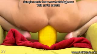 هات‌کیکی‌جو دیلدوی زرد عظیم از آقای هنکی رو با پرولپس آنال شدید می‌کوبه