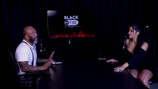 Kurva zadirkuje senzualnim pokretima, odbija anal ali žudi sisati na stazi - slatka Karolzinha