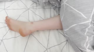 گندے حرامزادہ نے پہلی بار گھریلو کلپ میں مجھے پکڑ کر راف اینل اور گہرا تھروٹ ایکشن آزمایا