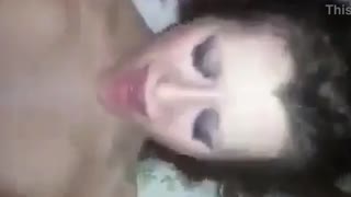 Луда анална акција, њени стењаји се настављају са кућним жестоким сексом