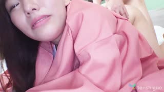 jestem niegrzeczną mimi inamura jęczącą w dzikim trójkącie