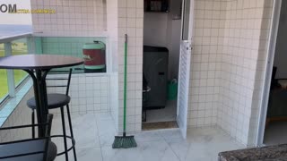 A szobalány csábít rövidnadrágban... letámadom a seggét!