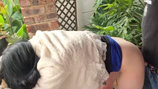 मैंने अपने दोस्त को अपनी बीवी को क्विक आउटडोर फक के लिए शेयर किया, डबल पेनिट्रेशन देखना बहुत गर्म था