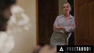 Moto Asia Lulu Chu anadhihaka wakati wa ngono ya siri na uchi