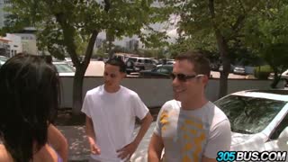 ഹേയ് ജെയ്ഡൻ ജെയ്മ്സ്, ക്ലോ ഹാർട്ട്, വാൻ-ൽ സ്റ്റീമി പബ്ലിക് ത്രീസം-ന് റെഡി?