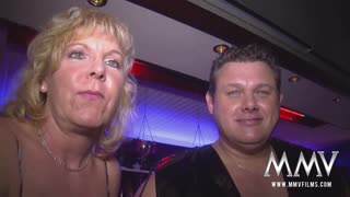 Amateur-Swingerparty heizt auf mit Großtitten-Orgie Action