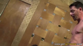 OMG Chanell Heart bierze na siebie grupę białych facetów w szalonym gangbangu... nierealne!