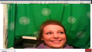 ウェブカム美少女があなただけに無料18+脱ぎ脱脱ぎショー配信中！