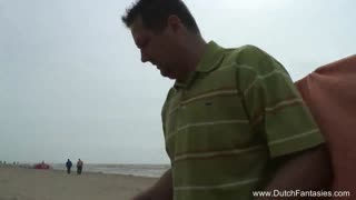 Utrolig Rødhåret Tretal Ryster Stranden med Vild Handling!