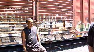 Paris Sweetz in Anal-Doppelpenetration-Dreier mit großen Schwarzen Schwänzen