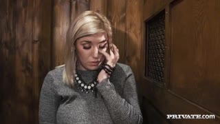 Curvilínea Yuffie Yulan Revela Segredos e Fica Encharcada de Gozo