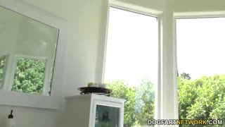 Kate England i Lisa Tiffian w interracialnej akcji lesbijskiej