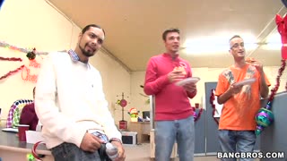 ஆபிஸ் கிறிஸ்துமஸ் பார்ட்டி நிகழ்வுகள்