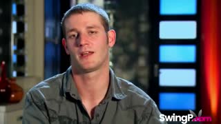 Whoa, verjameš tem amaterskim swingersom, ki divjajo z intenzivnimi ročnimi masažami in prsti na resničnostni oddaji?