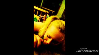 この巨乳ブロンドはフェラと手コキをあげるのが本当に好きなんだ