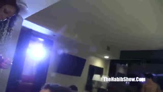 Черната дупе лесбийска група се развихря с Ешли Синс