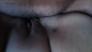 Je jouis fort dans ce gros plan de creampie