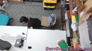 Amateur delinquent takes messy facial