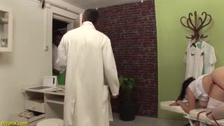 胖熟女首次怪诞3P粗暴SM黑白猛干忍耐极限