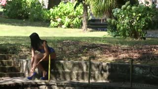 Eh nak tengok Sapphira A tanggalkan baju biru di luar rumah?