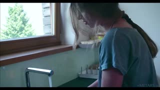 ميتارت - شاهد فتاة روسية مثيرة إيثيل تتعرى! 😍