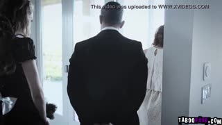 Τρεις ζεστές ερασιτέχνες 18+ babes βουτούν σε hardcore threesome, εναλλάσσοντας σε μεγάλο πούτσο με καθαρή πάθος