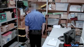 Irska blijeda tinejdžerica lopovica prljavo priča tijekom kaznenog jebanja