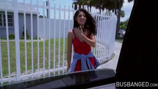 Busty Latina Gabriela Lopez tvrdě jezdí v JMacově divokém vanu