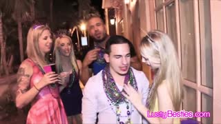 ਲੀਕ ਹੋਇਆ ਮਾਰਦੀ ਗ੍ਰਾਸ ਓਰਜੀ ਪਾਰਟੀ ਬਲੋਜੌਬ ਵੇਖਿਆ?