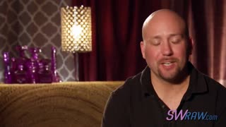 Hey, sjekk hvordan muskuløs ektemann drar kona til vill gruppe