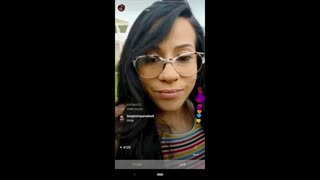 Латиноська Jolla здивована спермою на обличчі наживо надворі