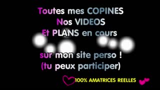 Dvě horké lesbické MILF v amatérském flashingu a sexu v autě