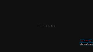 สาวบลอนด์สองคนเลียแตดช่วยนิ้วกันหิวกระหาย