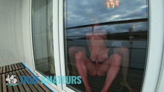 Gorąca Dopasowana Para Szaleje z Analem na Wakacjach - Trueamateur!