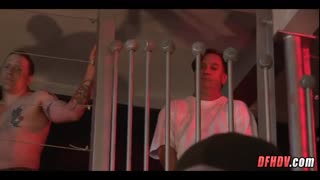 Kadın epik gangbangde 50 adamdan durmaksızın anal creampie alıyor