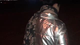 Frumoasa se dezlănțuie cu supt pasionat și futut în poziția câine în aer liber după plimbare - ejaculare pe fund